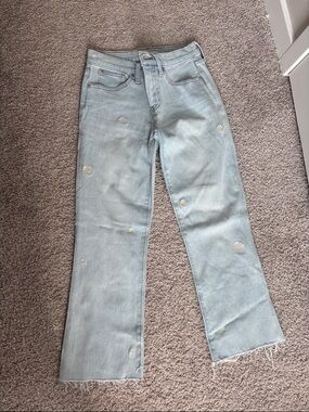 Lucky Brand 4/27 Light Wash Women's Straight Leg Jeans with Daisy Embroidered